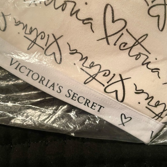 Victoria’s Secret Wireless Logo Bra - Picture 3 of 4